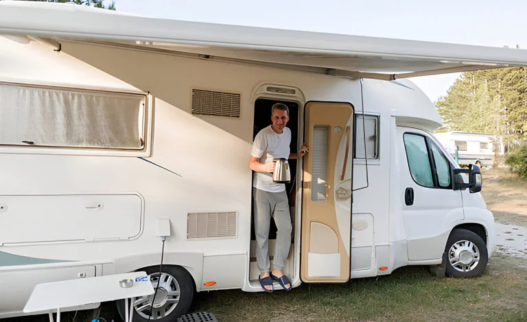 Best Electric Kettles for Caravan – Top 10 Low-Wattage Small Travel Kettles